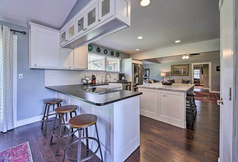 Spacious New Braunfels Escape W/ Private Deck!