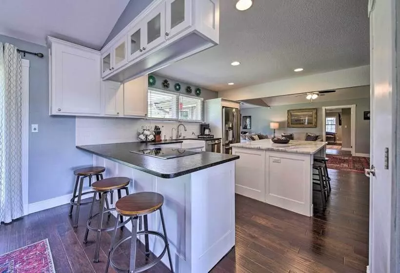 Spacious New Braunfels Escape W/ Private Deck!