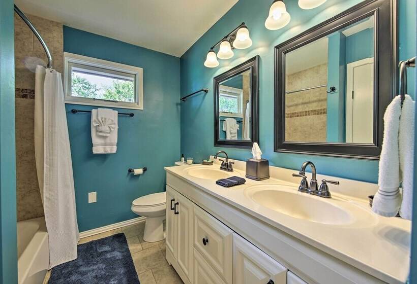 Spacious New Braunfels Escape W/ Private Deck!