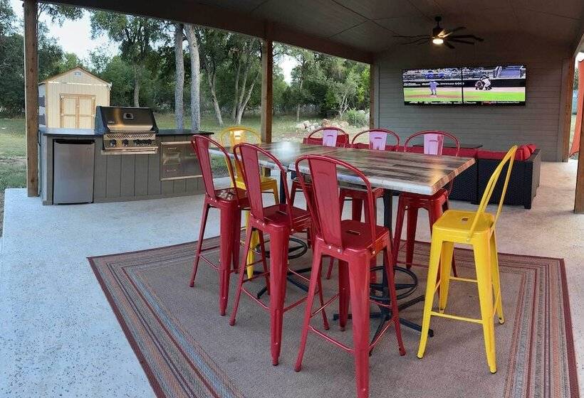 Spacious New Braunfels Escape W/ Private Deck!