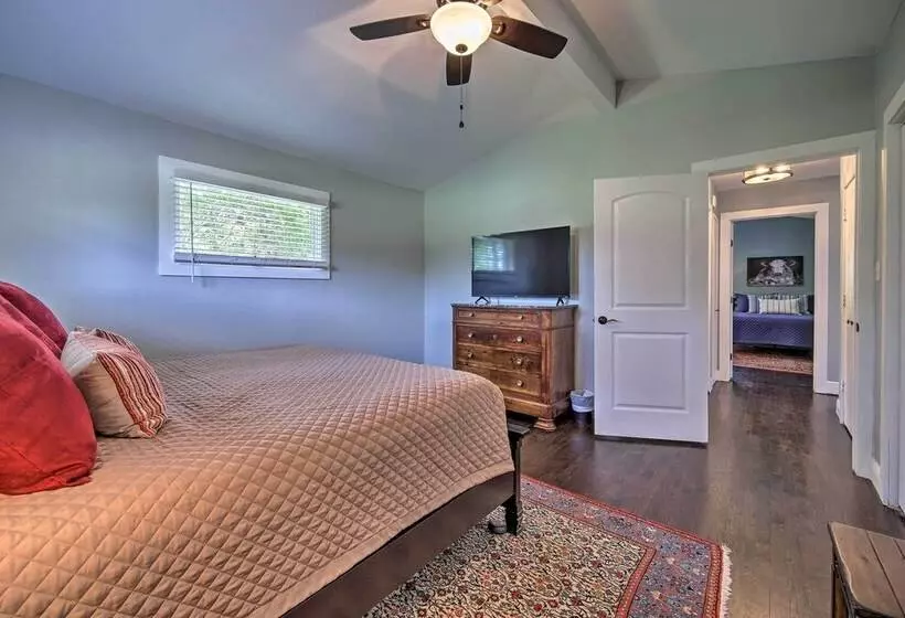 Spacious New Braunfels Escape W/ Private Deck!