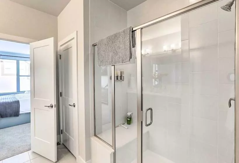 Hike & Ski: Stunning Home W/ Hot Tub In Granby!