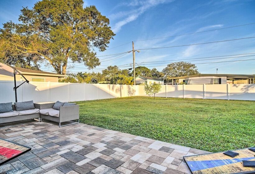 Sunny Seminole Home: Grill, Fire Pit & Fenced Yard