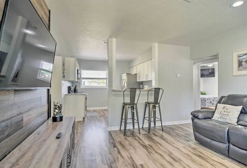 Sunny Seminole Home: Grill, Fire Pit & Fenced Yard