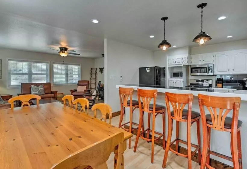 Tahoe Donner Escape: Under 15 Mi To 6 Ski Resorts!