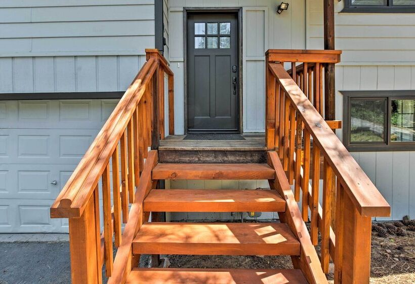 Tahoe Donner Escape: Under 15 Mi To 6 Ski Resorts!