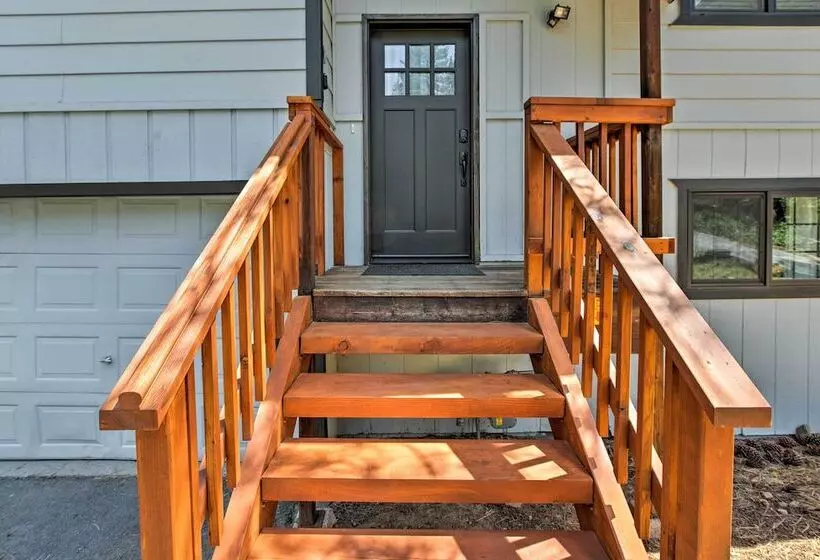 Tahoe Donner Escape: Under 15 Mi To 6 Ski Resorts!