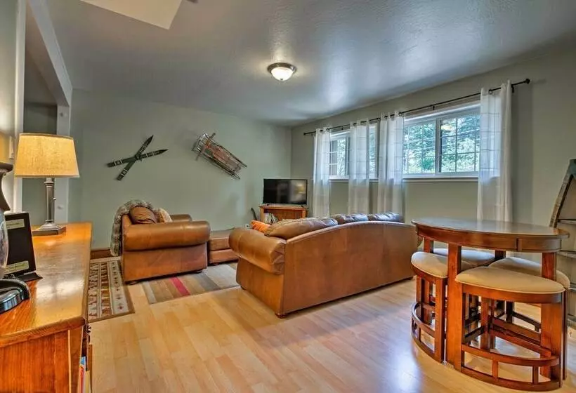 Tahoe Donner Escape: Under 15 Mi To 6 Ski Resorts!