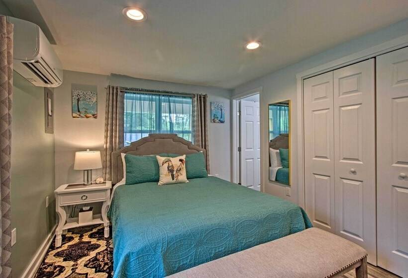 The Overlook Home: Water Views, Hiking & Boating