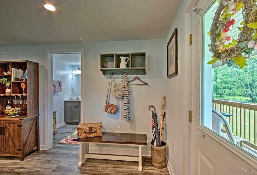 The Overlook Home: Water Views, Hiking & Boating