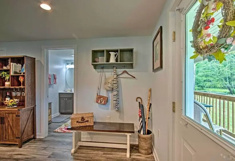 The Overlook Home: Water Views, Hiking & Boating