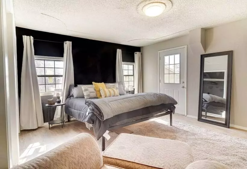 Updated Buffalo Springs House On The Lake!