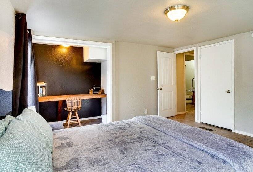 Updated Buffalo Springs House On The Lake!