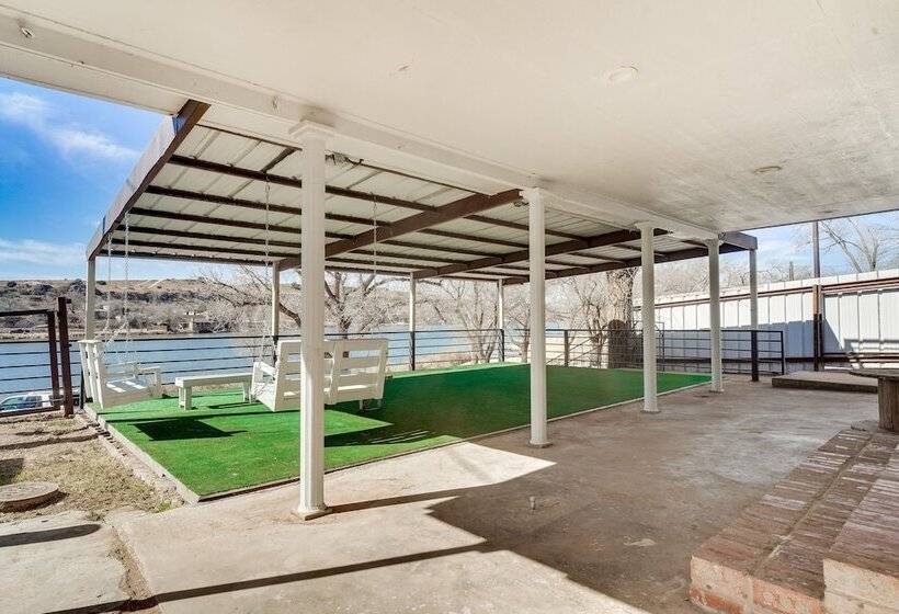 Updated Buffalo Springs House On The Lake!