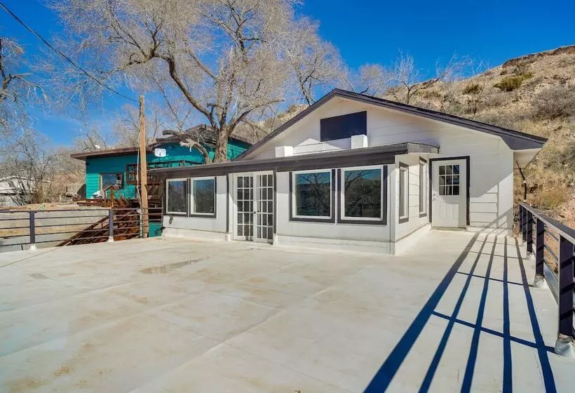 Updated Buffalo Springs House On The Lake!