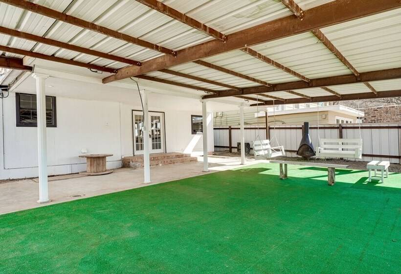 Updated Buffalo Springs House On The Lake!