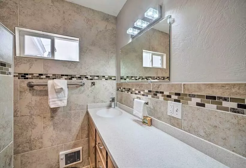 Well Equipped Cody Cottage: 2 Miles To Cody Rodeo!