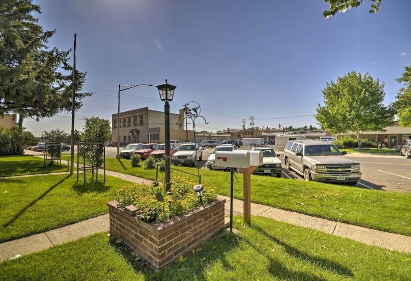 Well Equipped Cody Cottage: 2 Miles To Cody Rodeo!