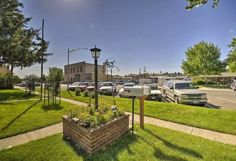 Well Equipped Cody Cottage: 2 Miles To Cody Rodeo!