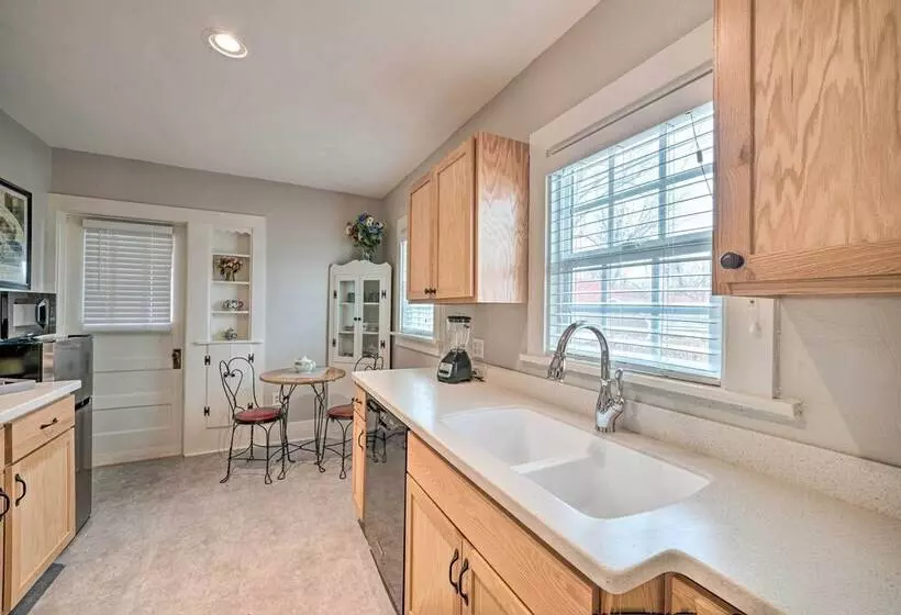 Well Equipped Cody Cottage: 2 Miles To Cody Rodeo!