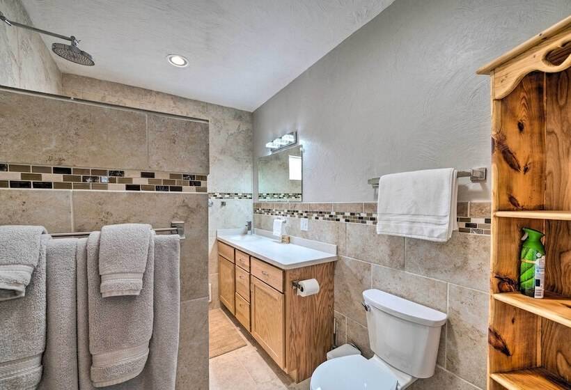 Well Equipped Cody Cottage: 2 Miles To Cody Rodeo!