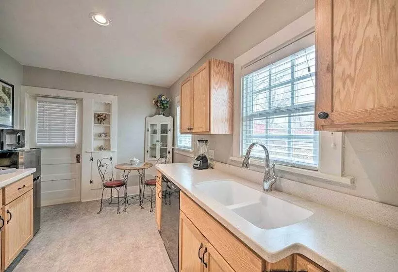 Well Equipped Cody Cottage: 2 Miles To Cody Rodeo!