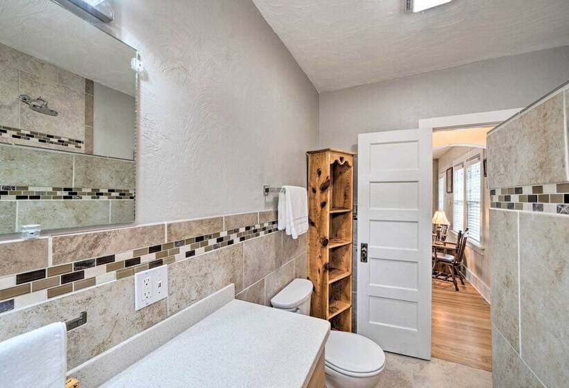 Well Equipped Cody Cottage: 2 Miles To Cody Rodeo!