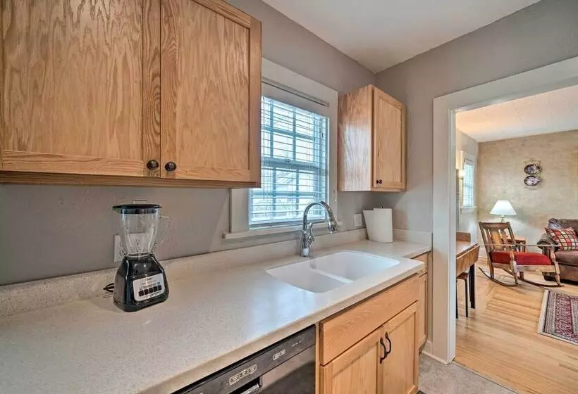 Well Equipped Cody Cottage: 2 Miles To Cody Rodeo!