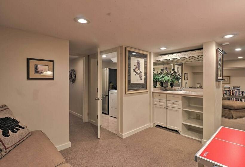 2.5 Acre Lake Toxaway Mtn Lodge W/ Tree House!