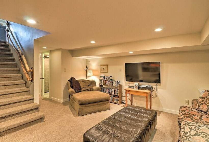 2.5 Acre Lake Toxaway Mtn Lodge W/ Tree House!