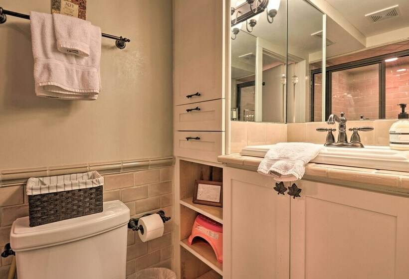 2.5 Acre Lake Toxaway Mtn Lodge W/ Tree House!