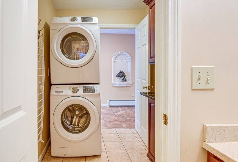 4 Season Home: Fireplace & Fire Pit In Barnstead