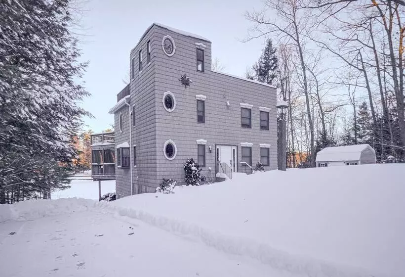 4 Season Home: Fireplace & Fire Pit In Barnstead