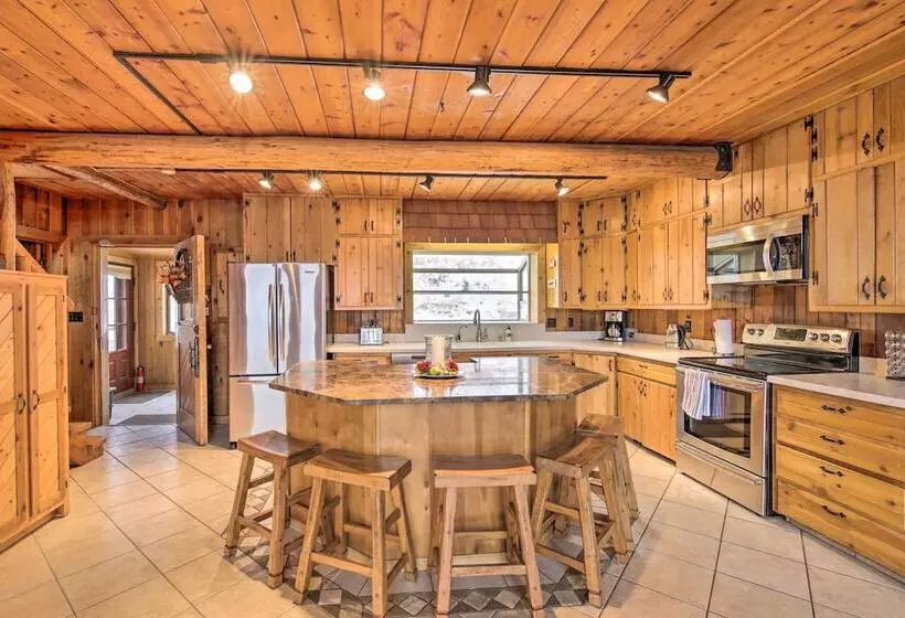 A Frame Home W/ Breathtaking Views & Hot Tub!