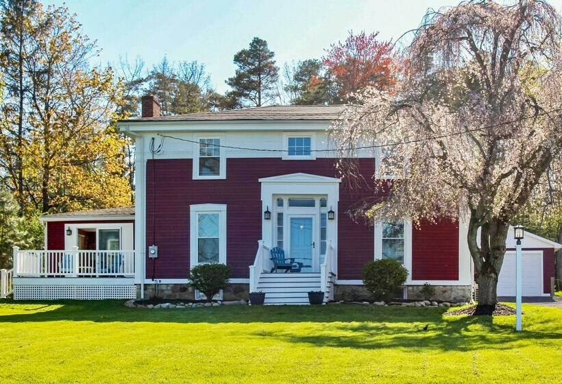 Auburn Home + Fire Pit, Steps To Owasco Lake!