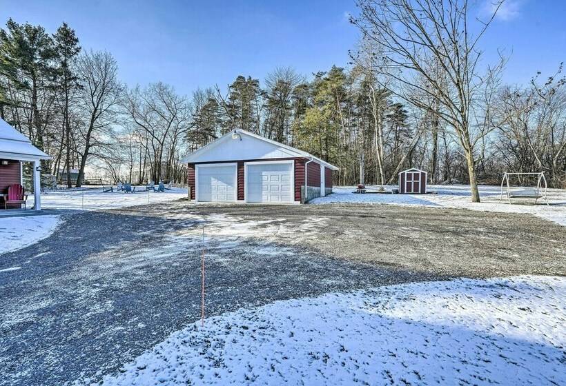 Auburn Home + Fire Pit, Steps To Owasco Lake!