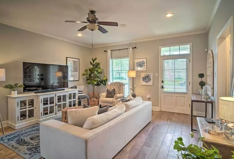 Baton Rouge Game Day House W/ Chic Yard Space