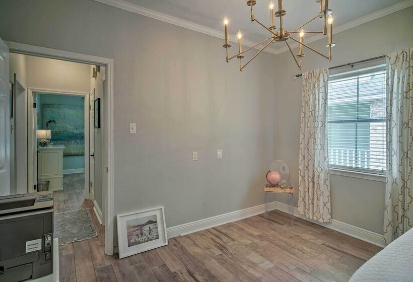 Baton Rouge Game Day House W/ Chic Yard Space