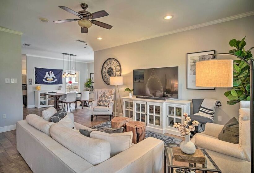 Baton Rouge Game Day House W/ Chic Yard Space