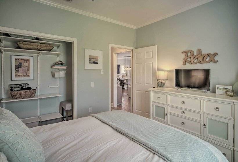 Baton Rouge Game Day House W/ Chic Yard Space