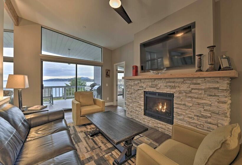 Bayfront Home Take Ferry To The San Juan Islands