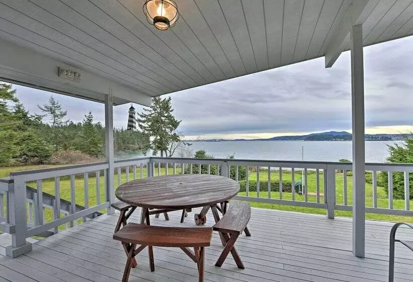 Bayfront Home   Take Ferry To The San Juan Islands