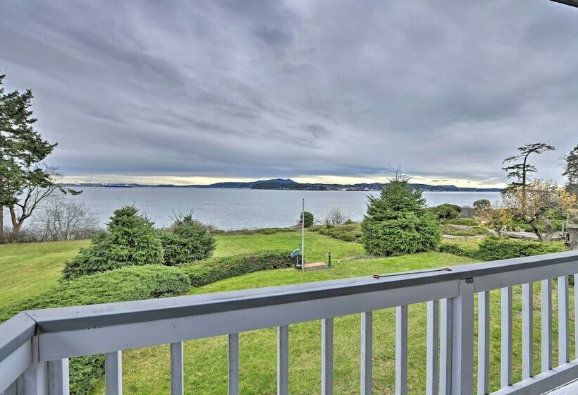 Bayfront Home Take Ferry To The San Juan Islands