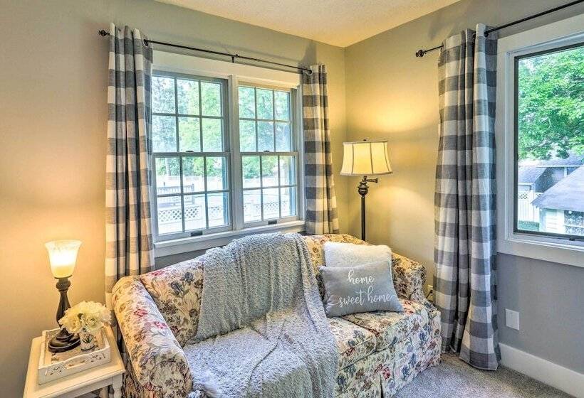 Bright Parma Home W/ Outdoor Space < 10 Mi To Dtwn