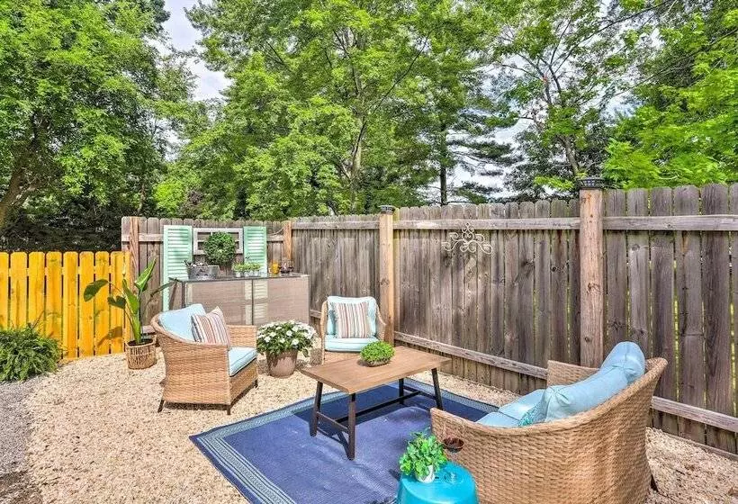 Bright Parma Home W/ Outdoor Space < 10 Mi To Dtwn