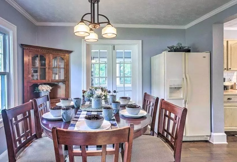 Bright Parma Home W/ Outdoor Space < 10 Mi To Dtwn