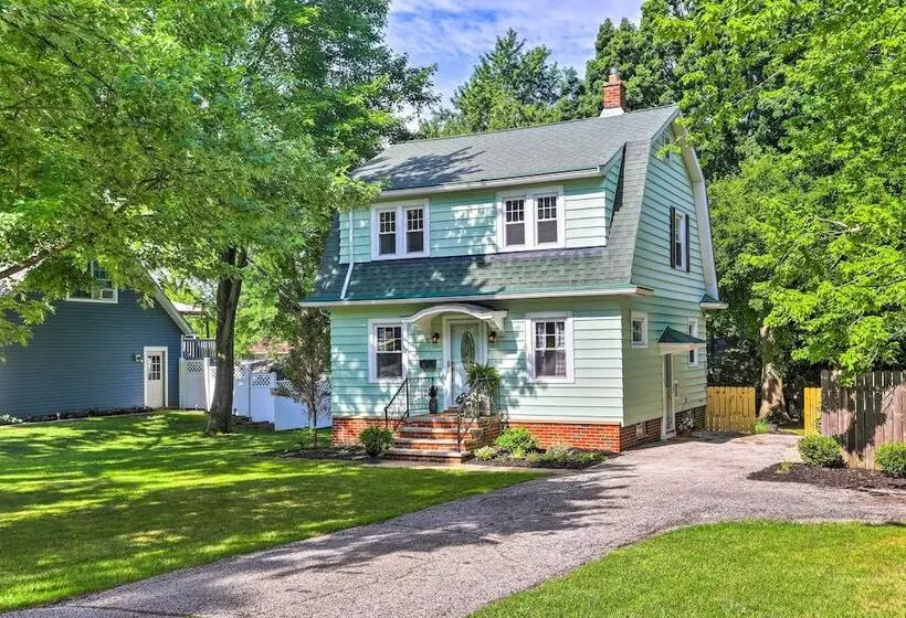 Bright Parma Home W/ Outdoor Space < 10 Mi To Dtwn