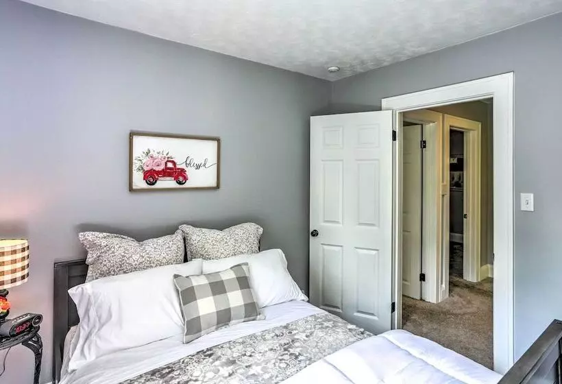 Bright Parma Home W/ Outdoor Space < 10 Mi To Dtwn