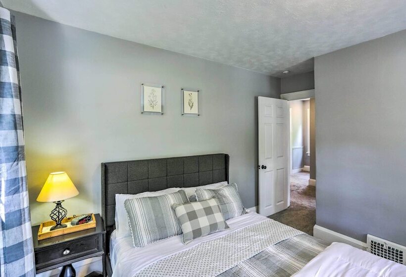 Bright Parma Home W/ Outdoor Space < 10 Mi To Dtwn