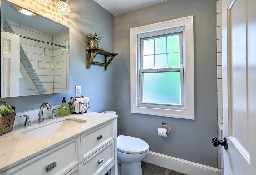 Bright Parma Home W/ Outdoor Space < 10 Mi To Dtwn